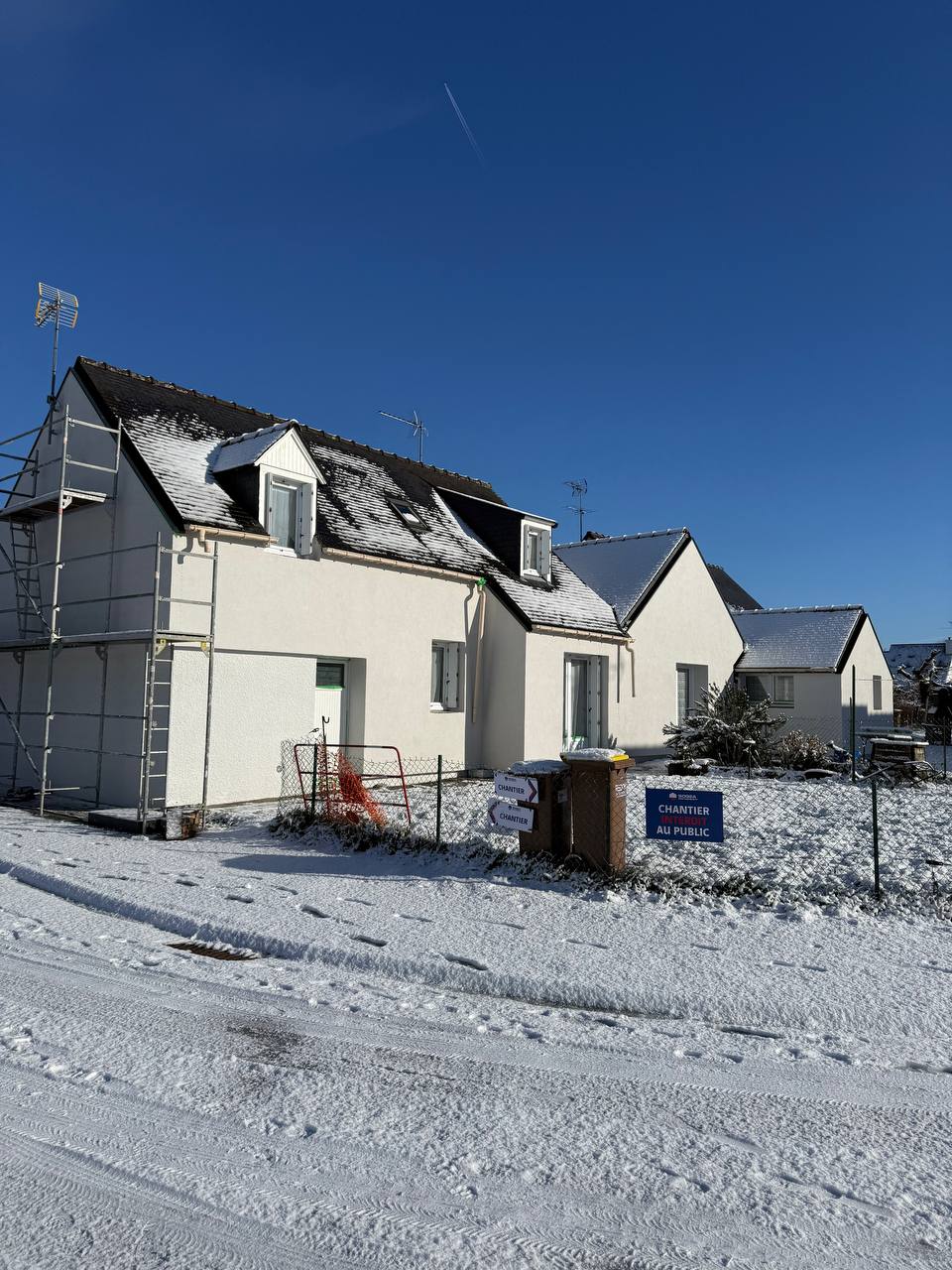 Saint-Jacut — façade après ravalement et finition enduit
